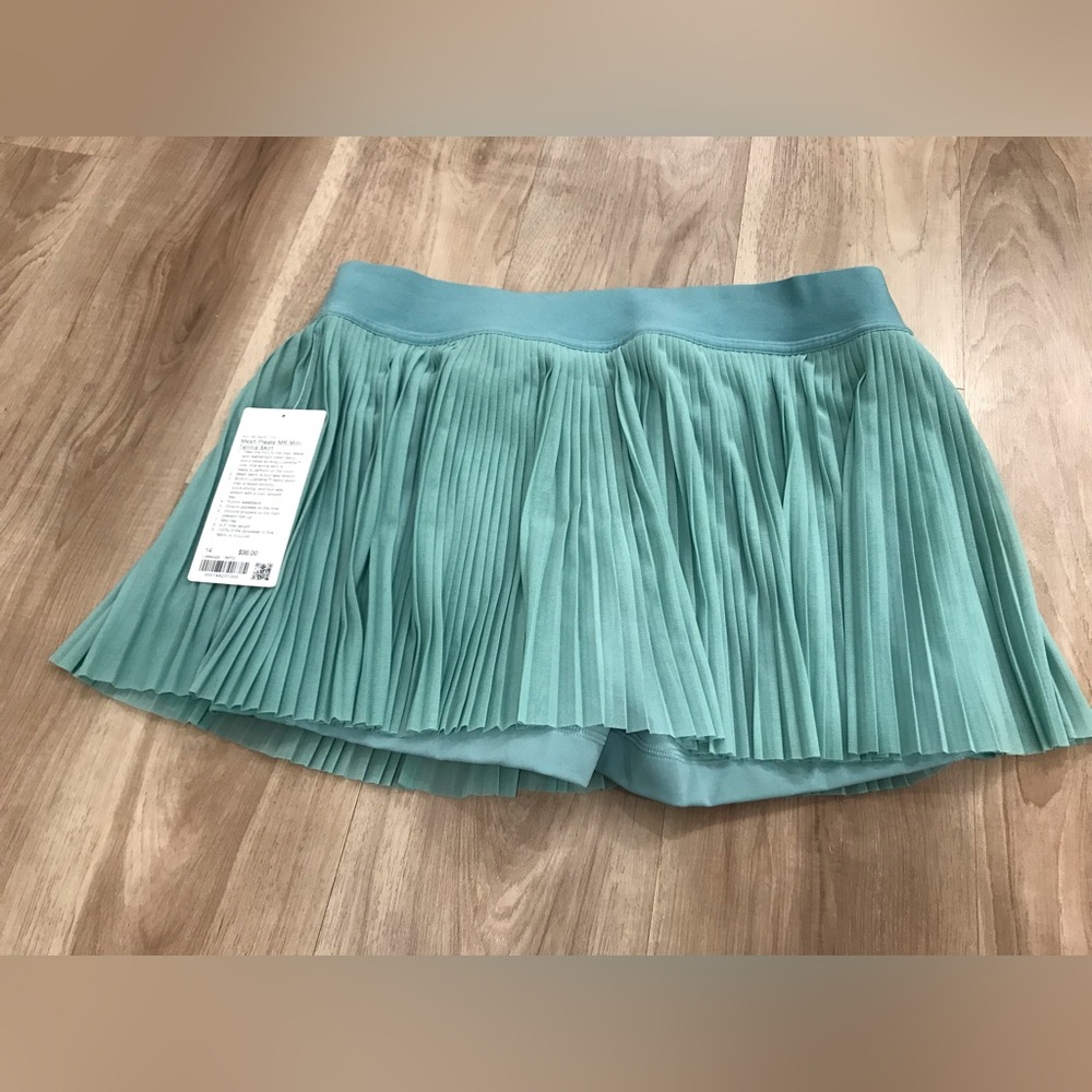 Lululemon Mesh Pleats Mid-Rise Mini Tennis Skirt - Picture 5 of 9